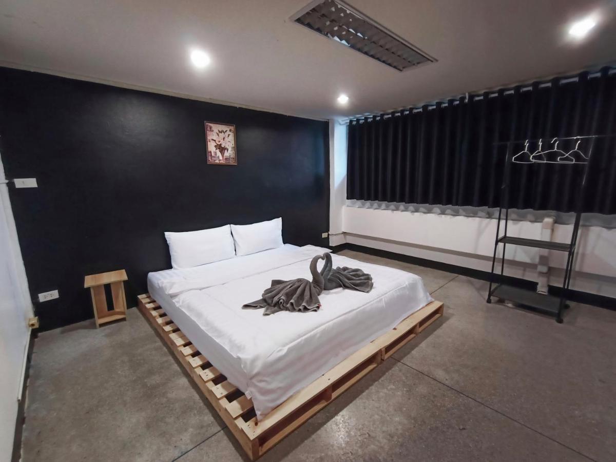 Hotel Frente Chiang Mai Zewnętrze zdjęcie